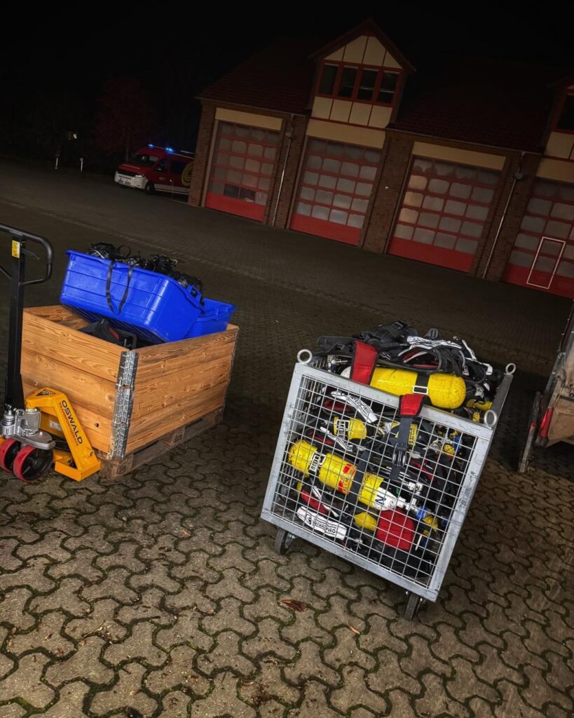 Ist möglicherweise ein Bild von Text „OSWALO 照“