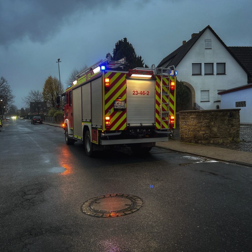 Ist möglicherweise ein Bild von Krankenwagen